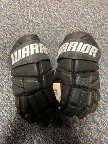 Used Junior Warrior Alpha LX 30 Gloves 12"