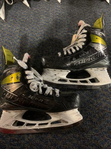 Used Senior Bauer Supreme 3S Hockey Skates Regular Width 9.5