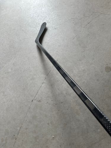 New Junior Bauer Right Hand P92 50 Flex Pro Stock Vapor Hyperlite 2 Hockey Stick Blackout Pro+