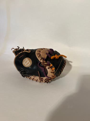 Used Wilson A2000 DPCM 33" Baseball Catcher's Mitt