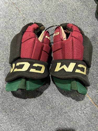 Used Arizona Coyotes #28 CCM 15" Pro Stock HGTKPP Gloves