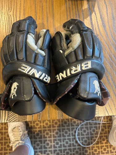 Black Used Brine King Elite 13” Goalie Gloves