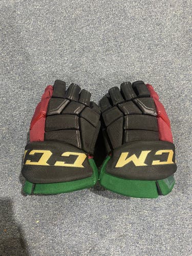 Used Arizona Coyotes Bear CCM 14" HGQLXP Gloves