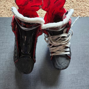 Used Intermediate Bauer Vapor X4 Hockey Skates FIT1 6