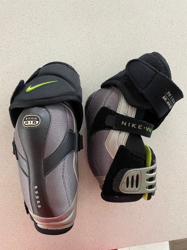 Used Medium Nike V14 Elbow Pads