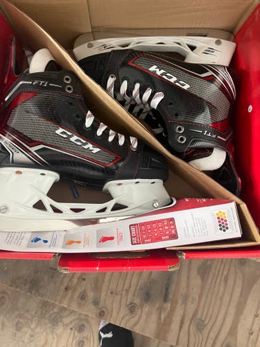 New Intermediate CCM JetSpeed FT1 Hockey Skates Regular Width Size 4.5