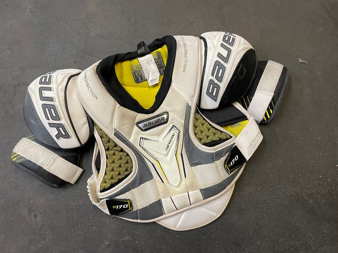 Bauer Supreme Shoulder Pads