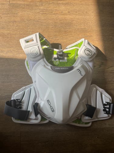 Maverick ekg max shoulder pads