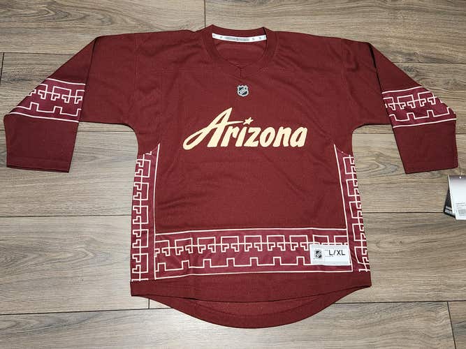 Arizona Coyotes Desert Night Youth Jersey Size L/XL NWT