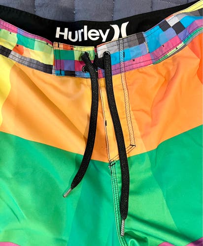 Bundled Lot of 2 Men’s Hurley Beach Board Shorts Multicolor Block & Stripe (38)