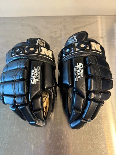 CCM Super Tacks 892 Gloves