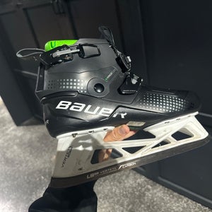 Bauer Konekt Skates in Hockey