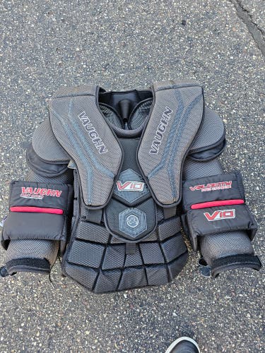 Used XS Vaughn V10 Pro Carbon Chest Protector