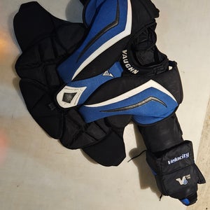 Used Small Vaughn Velocity V6 2000 Pro Carbon Goalie Chest Protector
