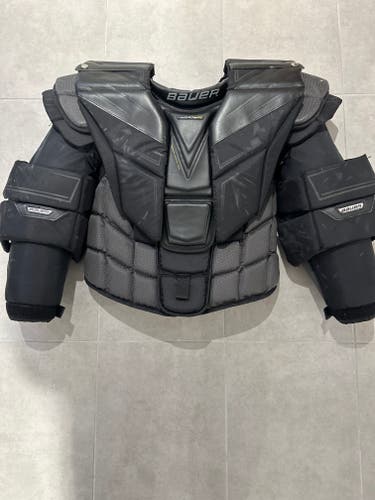 Used Large Bauer Hyperlite Goalie Chest Protector