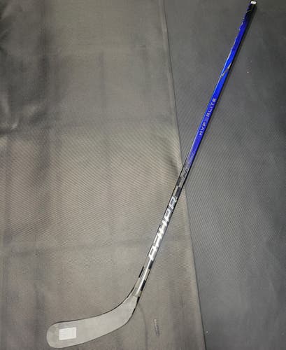 New Intermediate Bauer Vapor Hyperlite 2 RH P92 55 Flex Hockey Stick