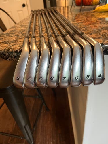 TaylorMade R9 Irons