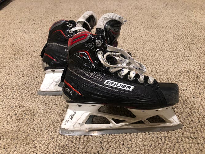 Junior Bauer Vapor X900 Hockey Goalie Skates Size 3 - Used