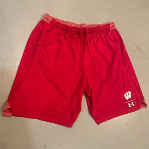 New Wisconsin Hockey Team Issued Under Armour Training Shorts Men’s XL