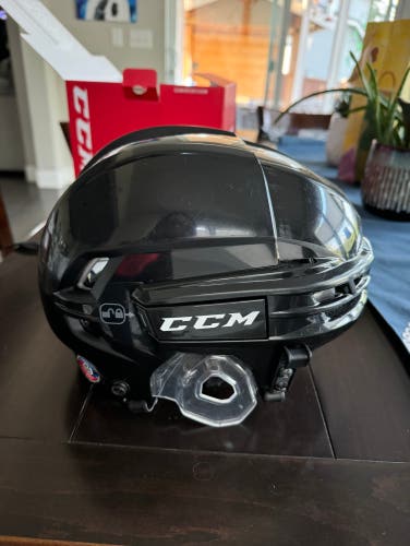 CCM tacks 910 helmet small