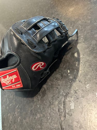 Black Rawlings Heart Of The Hide Infield Glove