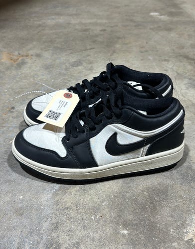 Used Women's 7.5 Nike Air Jordan 1 *PANDA*