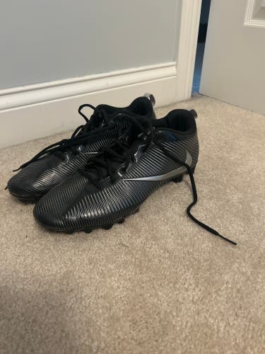 Size 13 NIKE Football/Lacrosse Cleats