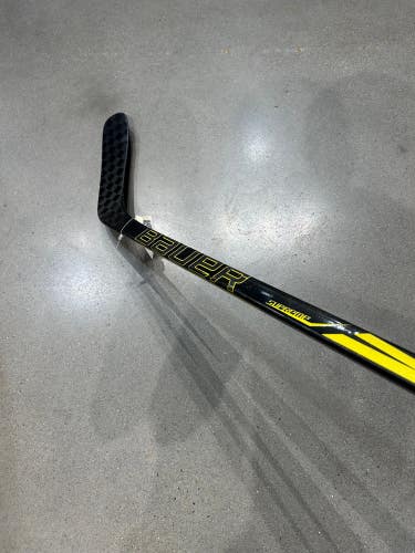 Used Junior Bauer Supreme 3S Right Handed Hockey Stick P88