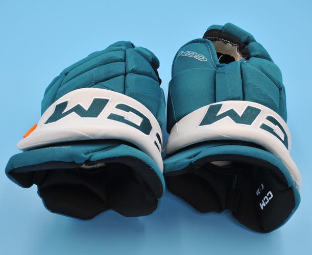 San Jose Sharks CCM Teal Burroughs Game Worn Pro Game-Issued Gloves NHL (Inv 91)
