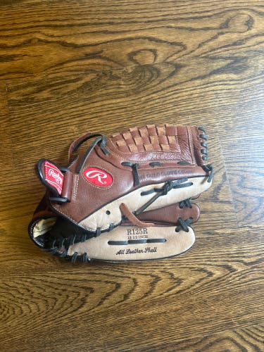 Rawlings Baseball Glove