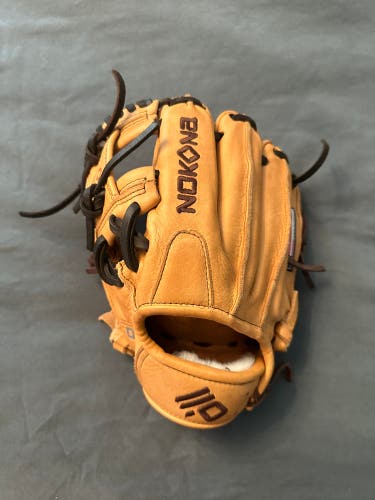 Used 2023 Left Hand Throw 11.5" S1 Edge 400 Baseball Glove