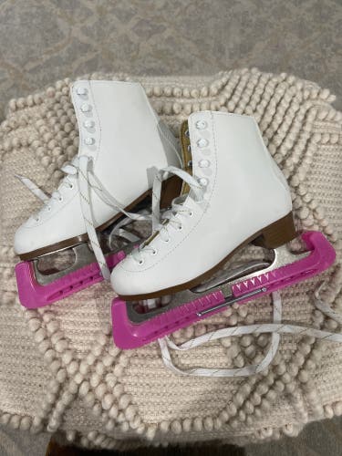 New DBX B Adult 4 Figure Skates