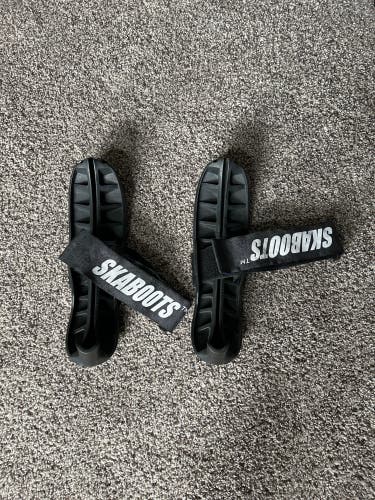 Skate guards for Outdoor rink