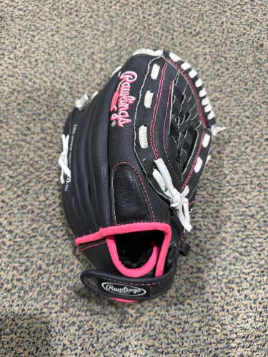 Black Used Kid Pitch (9YO-13YO) Rawlings Right Hand Throw Pitcher's Softball Glove 11.5"