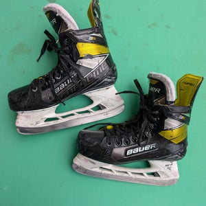 Used Senior Bauer Supreme 3S Hockey Skates Size 6.5