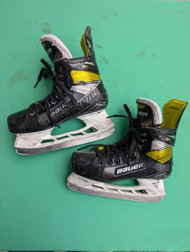 Used Senior Bauer Supreme 3S Hockey Skates Size 6.5