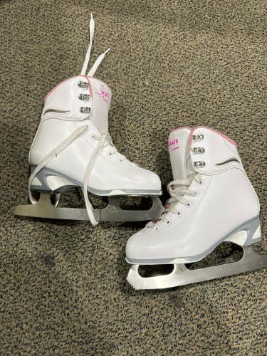 White Used Jackson Ultima Figure Skates Junior 3