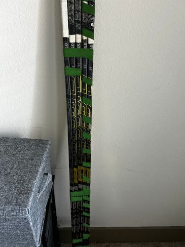 5 Bauer Supreme 2S Pro Sticks