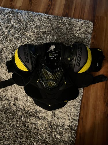 Bauer supreme hockey chest pad