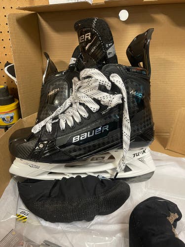 Senior Bauer Supreme Mach Hockey Skates WITH 2 Sets Of Steel Size 9 Fit 1