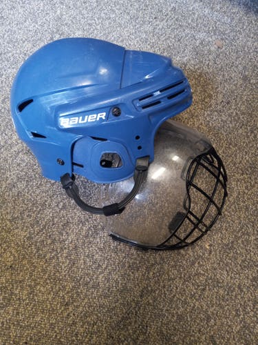 Used Bauer small/medium Bhh2100jr Helmet