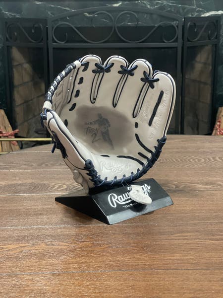 Derek Jeter Rawlings グローブ 展示用ケース付きRーMLB Derek Jeter Signed Rawlings Baseball Glove (Steiner