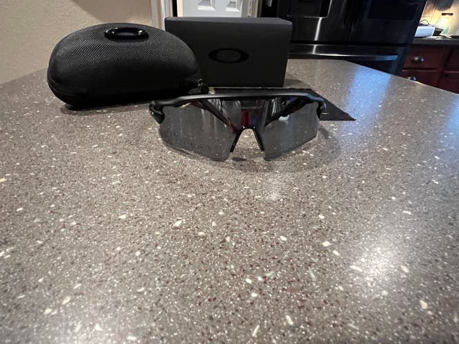 New RADAR EV Sunglasses Black/Chrome
