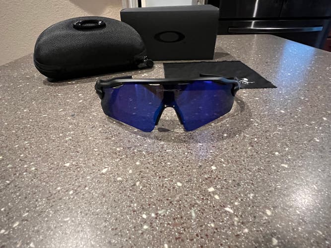 New RADAR EV Sunglasses Black/Blue