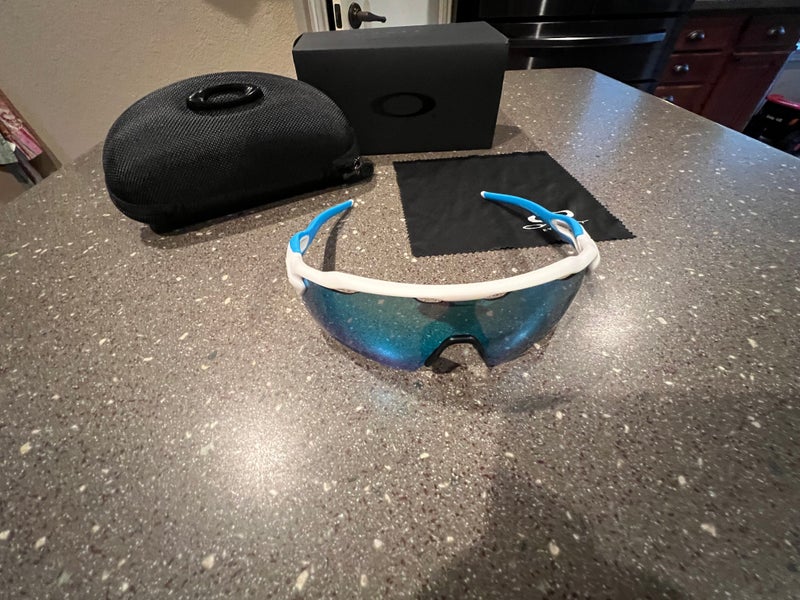 New RADAR EV Sunglasses WHITE/Blue