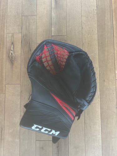 CCM P2.9 goalie glove