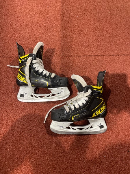 Used Junior CCM Super Tacks 9380 Hockey Skates Regular Width Size 2.5