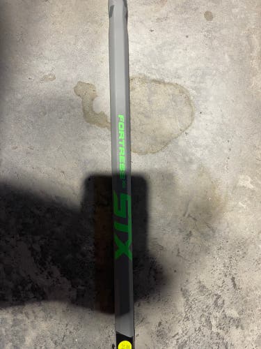 STX Fortress 300 women’s Lacrosse Shaft