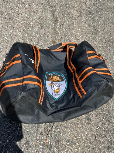 Used Jog Little Caesar Hockey bag