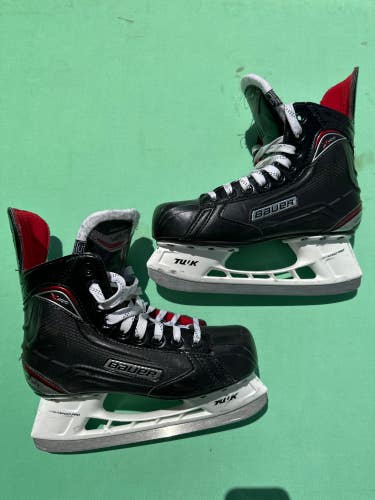 Used Intermediate Bauer Vapor X400 Hockey Skates | Size 5